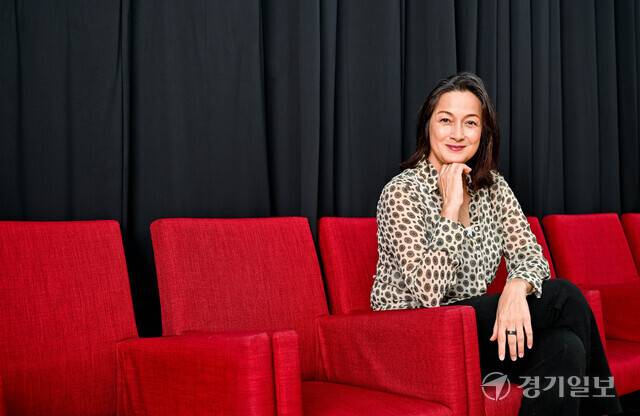 박칼린 음악감독이 경기일보 창간 35주년 인터뷰에서 지역 문화예술계가 나아가야 할 길에 관해 강조하고 있다. 윤원규기자