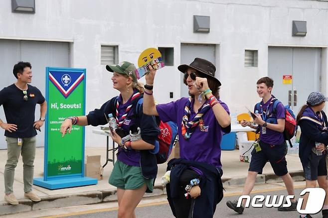 영국 스카우트 대원들이 12일 강원도 춘천시 레고랜드를 찾아 즐거운 시간을 보내고 있다. /사진=뉴스1