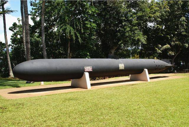 미국 하와이 진주만 국립공원 내 위치한 'USS 보우핀 잠수함 박물관'에 인간어뢰 '가이텐' 4형이 전시돼 있다. 현존하는 가이텐 실물은 일본 도쿄 야스쿠니신사에 있는 1형과 이곳에 있는 4형, 이렇게 두 개뿐이다. 위키백과 캡처