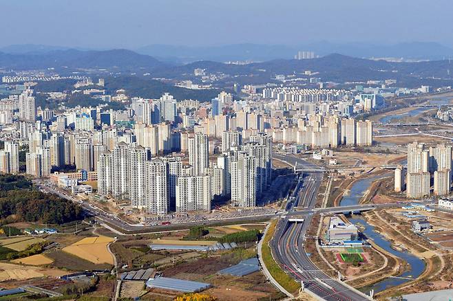 지방 부동산 경기가 침체된 가운데 대전 유성구 대형 평형 신고가 거래가 잇따르는 중이다. (대전 유성구 제공)