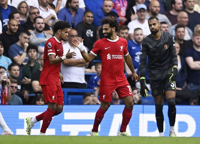 Soccer Football - Premier League - Chelsea v Liverpool - Stamford Bridge, London, Britain - August 13, 2023 Liverpool's Mohamed Salah celebrates scoring a goal which was later disallowed REUTERS/Tony Obrien EDITORIAL USE ONLY. No use with unauthorized audio, video, data, fixture lists, club/league logos or 'live' services. Online in-match use limited to 75 images, no video emulation. No use in betting, games or single club /league/player publications.  Please contact your account representative for further details.







<저작권자(c) 연합뉴스, 무단 전재-재배포 금지>