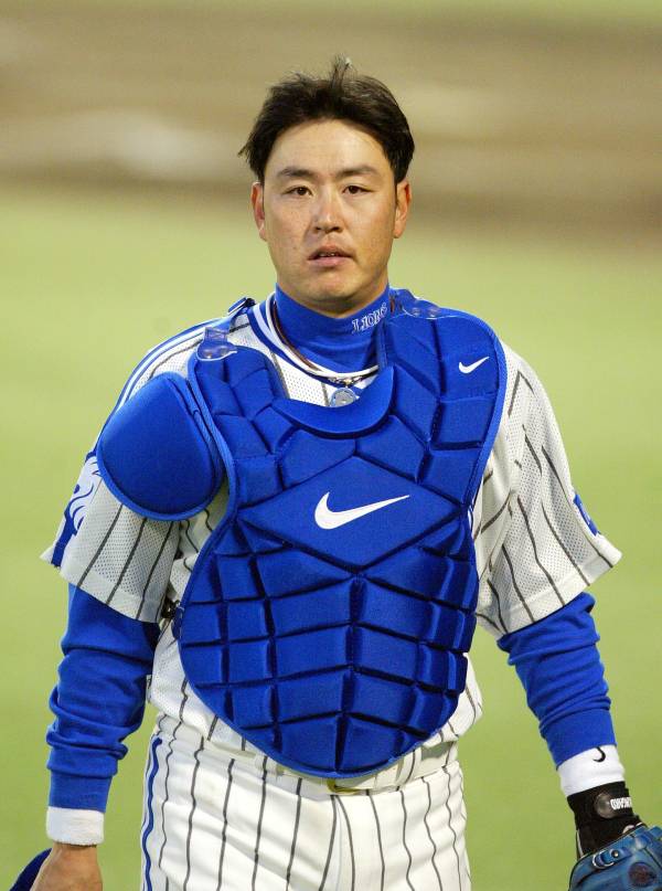 삼성 라이온즈 소속 시절 진갑용. 특유의 '큰형님' 리더십으로 삼성 투수들을 이끈 진갑용은 넓은 시야와 유연한 사고가 유독 돋보였다. IS포토