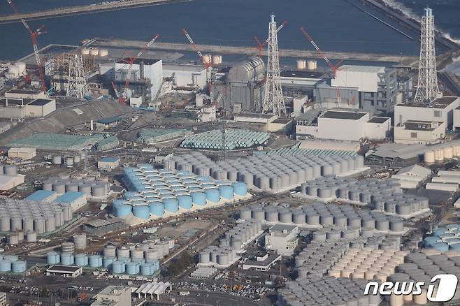 일본 후쿠시마 제1원자력 발전소 내 방사성 오염수 저장 탱크. ⓒ AFP=뉴스1