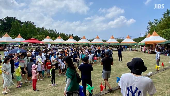 오늘(15일) 제주시민복지타운 광장에서 열린 제주감귤박람회 풋귤 축제 현장