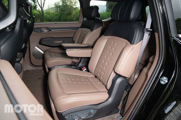 마사지 시트 기능을 탑재한 2열 독립형 시트&nbsp; &nbsp;사진 모터매거진 최재혁 기자​