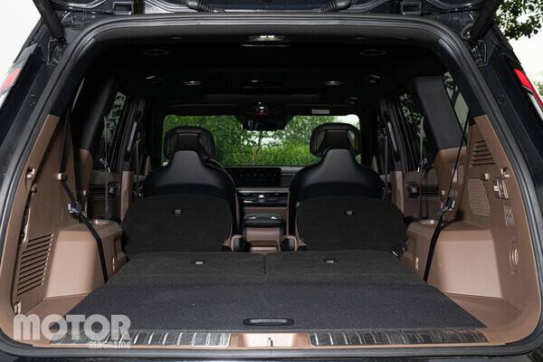 2열시트까지 접으면 차박도 가능하다 사진 모터매거진 최재혁 기자