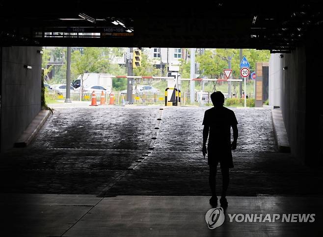 아파트 지하주차장 출입구(기사 내용과 직접적인 관계없음) [연합뉴스 자료 사진]