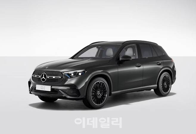 메르세데스-벤츠 GLC 300 4MATIC 온라인 스페셜 ‘그라파이트 그레이’