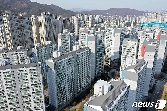 13일 경기도 과천 지역의 아파트 단지들. 2020.3.13/뉴스1 ⓒ News1 조태형 기자