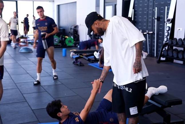 ▲ 네이마르 PSG 작별