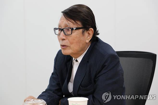 연합뉴스와 인터뷰 중인 박찬종 변호사 [촬영 이다빈]