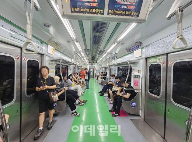 20일 오전 10시께 서울 지하철 2호선 내부 모습.(사진=이영민 기자)