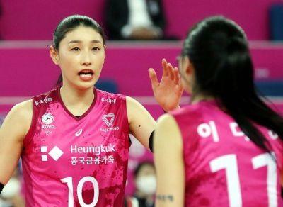 지난 2021년 1월 여자프로배구 경기에 출전한 김연경과 이다영. [사진출처=연합뉴스]