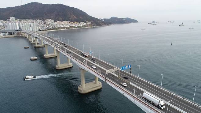 남항대교 모습. 부산시설공단 제공