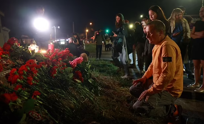 바그너그룹 본사가 있는 상트페테르부르크에서는 시민들의 추모 행렬이 이어지고 있다. AFP 연합뉴스