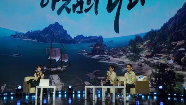 - MC 레이라, 김창욱 검은사막 모바일 총괄실장, 안형규 검은사막 모바일 게임 디자인 팀장