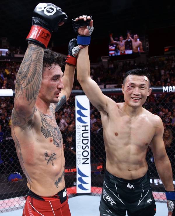 경기 후 정찬성을 존중한 할로웨이. 할로웨이는 정찬성을 향해 '전설'이라고 표현했다.(사진=UFC SNS)