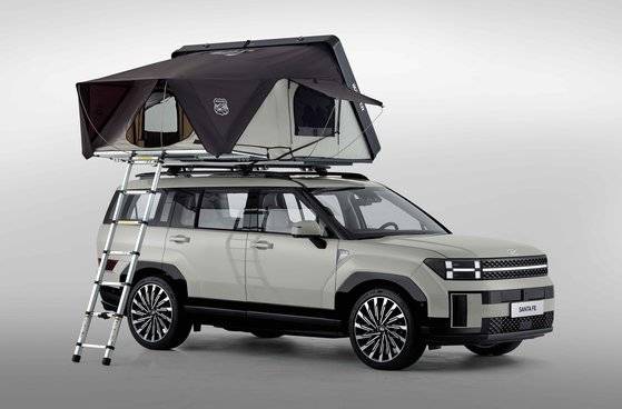 현대자동차는 지난 16일 대표 중형 SUV '디 올 뉴 싼타페'를 출시했다. 사진 현대차