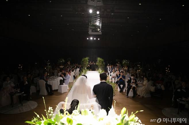 지난 26일 경기도 판교 HD현대 글로벌R&D센터에서 열린 사내 결혼식의 모습/사진제공=HD현대