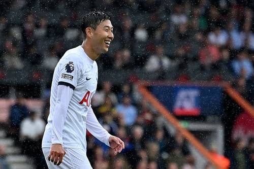 손흥민, 빗속에서도 '활짝' [AFP=연합뉴스]