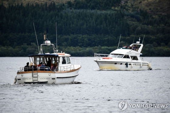 27일(현지시간) 네스호 연구 프로젝트 선박 '딥스캔'호가 네스호를 수색하고 있다. 〈사진=AFP·연합뉴스〉