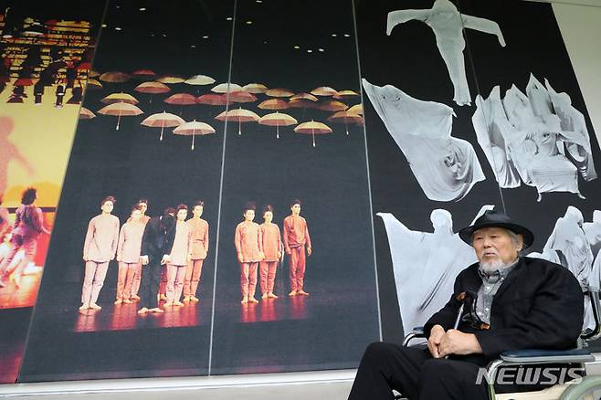 [서울=뉴시스] 박진희 기자 = 한국 실험미술의 선구자 김구림 작가의 예술 세계를 조명하는 개인전 '김구림' 언론간담회가 열린 24일 서울 종로구 국립현대미술관 서울관에 주요 작품이 전시되어 있다. 2023.08.24. pak7130@newsis.com