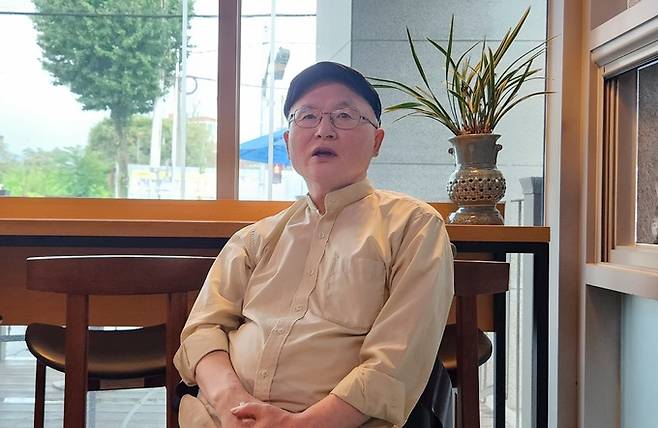 지난 22일 만난 김달성 포천이주노동자센터 대표는 “외국인노동자의 열악한 주거 환경이&nbsp;비단 인권 문제에 그치지 않는다”며&nbsp;“장기적으로 한국&nbsp;사회도 함께 허약해지는 것”이라고 강조했다.