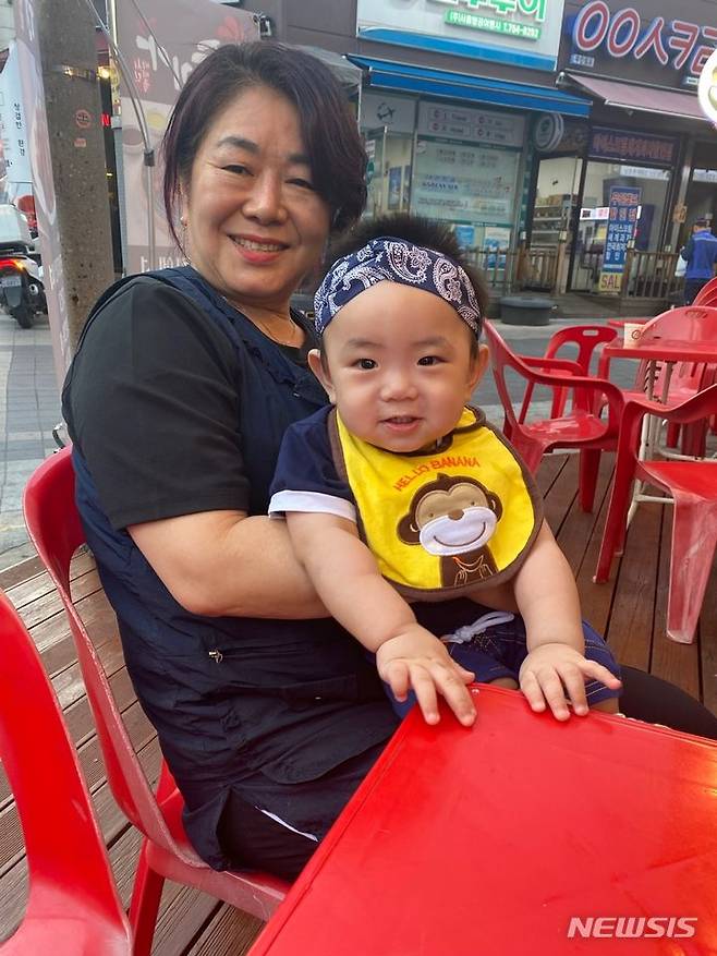 [서울=뉴시스]일하던 중 의식을 잃고 쓰러진 후 뇌사 장기기증으로 5명의 생명을 살리고 세상을 떠난 故 강미옥씨. (사진= 한국장기조직기증원 제공) 2023.08.30. photo@newsis.com.