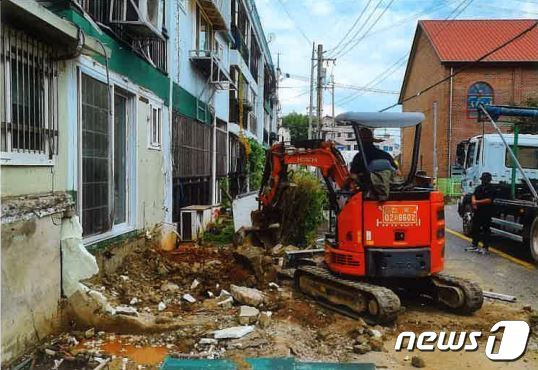 전북 군사시가 맑은 수돗물 공급을 위해 노후 옥내급수관 개량 공사비 지원한다.(군산시 제공) 2023.8.31/뉴스1