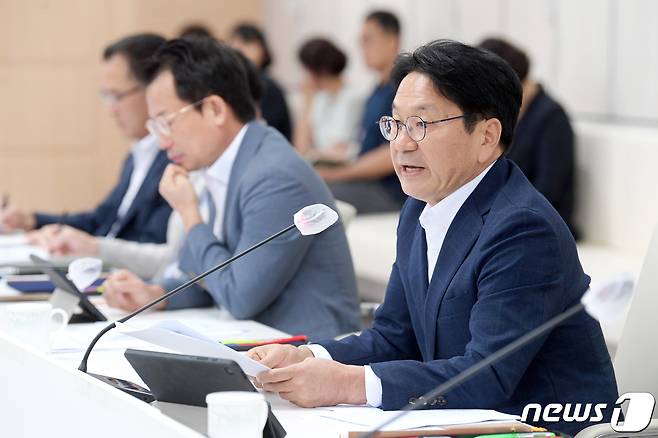 강기정 광주시장이 31일 오전 시청 중회의실에서 간부회의를 주재하고 있다.(광주시 제공)2023.8.31/뉴스1