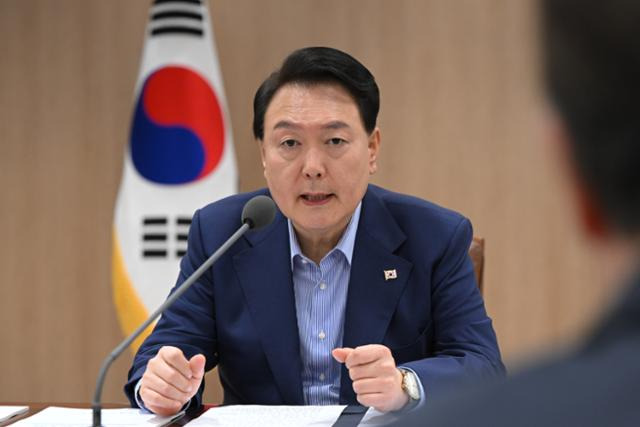 윤석열 대통령이 31일 서울 용산 대통령실에서 열린 제19차 비상경제민생회의를 주재하고 있다. 대통령실 제공