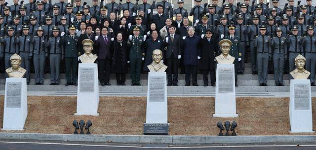 2018년 3월 1일 서울 육군사관학교에서 열린 독립전쟁 영웅 5인 흉상 제막식 모습. 한국일보 자료사진