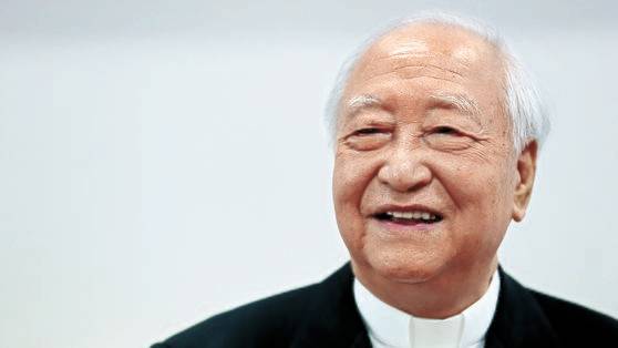 정진석 추기경은 신의 섭리를 다루는 영원법이 있고, 과학을 통해서 그것을 밝혀가는 자연법이 있다고 했다. 자연법은 영원법의 한 부분이라고 했다. 중앙포토