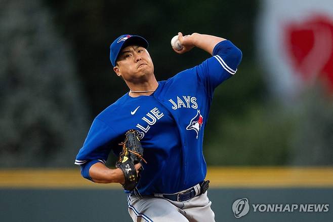 콜로라도 로키스 타선을 상대로 역투하는 류현진  [게티이미지/AFP=연합뉴스]