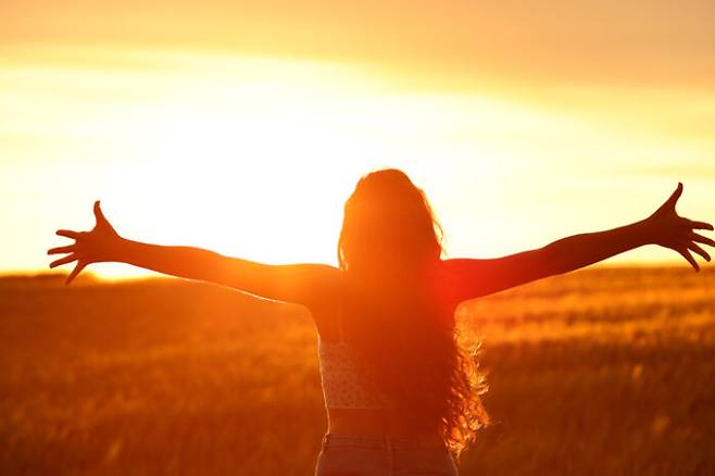 아침에 일어났을 때 뻣뻣한 몸을 풀어주는데 좋은 체조 동작이 있다. [사진=게티이미지뱅크]