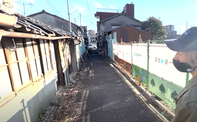 피차별부라쿠로 여기지는 지역을 걸으며 소개하는 한 유튜브 영상 | 유튜브 캡처