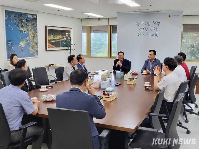 충남도의회 의회운영위원회는 지난달 30일부터 9월 1일까지 의회 운영 발전방안 모색과 안보 의식 고취를 위해 인천시의회와 백령도를 방문했다.