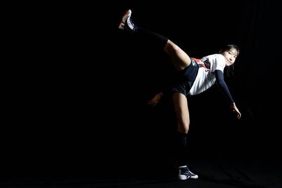 주특기인 백킥 시범을 보이는 우희준. 전민규 기자