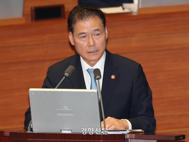 김영호 통일부장관이 지난 5일 국회 대정부질문에서 권성동 국민의힘 의원의 질의에 답변하고 있다. . 박민규 선임기자