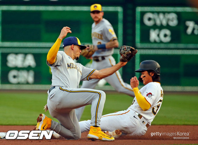 [사진] 밀워키전서 도루 실패한 피츠버그 배지환. ⓒGettyimages(무단전재 및 재배포 금지)