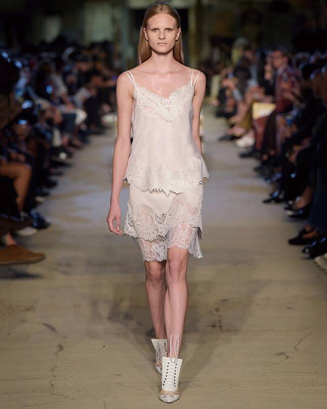 2016_SS_ Givenchy.jpg