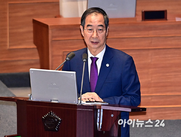 한덕수 국무총리가 7일 오후 서울 여의도 국회 본회의장에서 열린 경제 분야 대정부질문에서 박범계 더불어민주당 의원의 질의에 답변하고 있다 [사진=곽영래 기자]