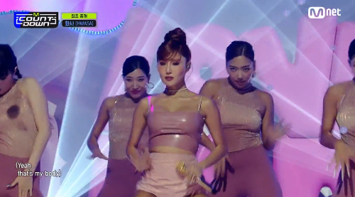 화사가 완벽한 가창과 퍼포먼스를 펼쳤다.사진=엠넷 ‘엠카운트다운’방송캡처