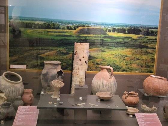 탈라스 성터로 거론되는 주안토베 성터에서 출토된 유물. [사진 강인욱]