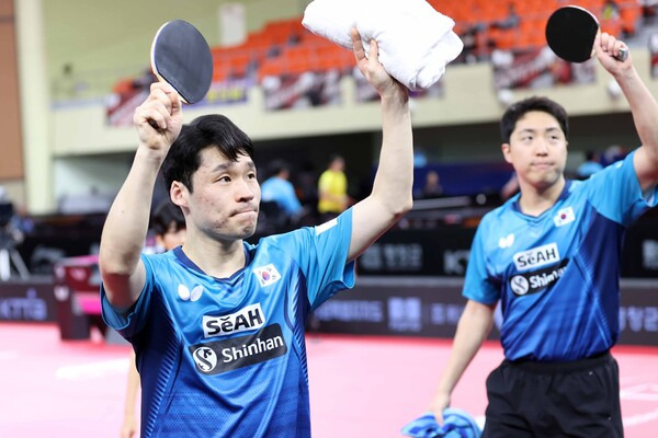 9일 오전 강원도 평창돔체육관에서 열린 '제26회 국제탁구연맹(ITTF)-아시아탁구연합(ATTU) 평창아시아탁구선수권대회' 남자 복식 4강전에 출전한 장우진-임종훈 조. 사진┃평창아시아탁구선수권대회 조직위원회