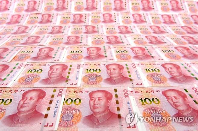 사진=연합뉴스 중국의 100 위안(元)권 지폐.