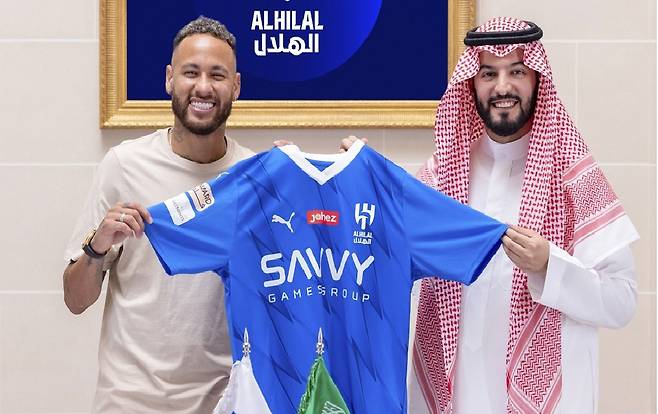 지난달 15일 알힐랄에 입단한 브라질 출신 축구스타 네이마르. 연봉이 2000억원이 넘는 것으로 알려졌다. [AP]