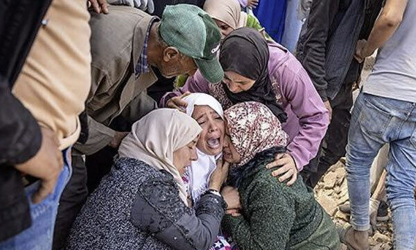 모로코 강진 피해 지역 마을 주민. AFP=연합뉴스