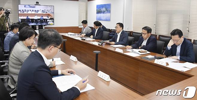 김병환 기획재정부 차관이 13일 오전 서울 종로구 정부서울청사에서 열린 '제9차 일자리TF 회의'를 주재하고 있다. (기획재정부 제공) 2023.9.13/뉴스1