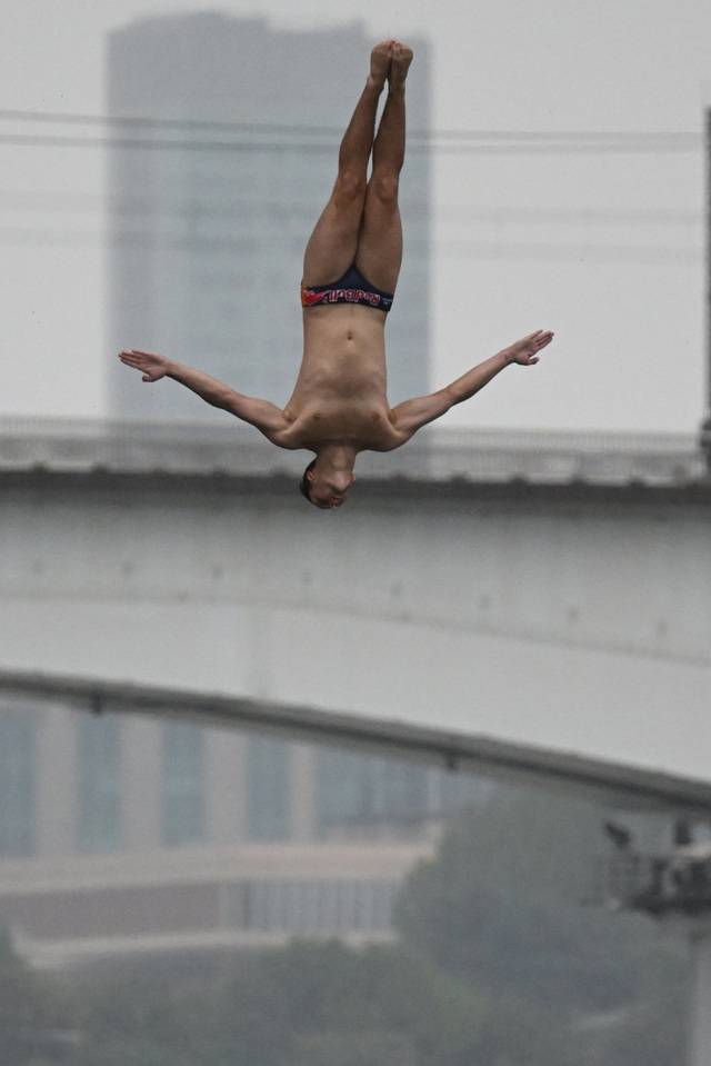 다이버 에이든 헤슬롭.